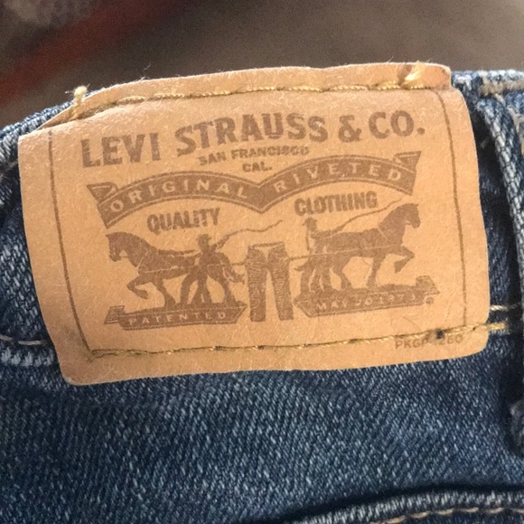 Girls Levi Jeans - Picture 7 of 7